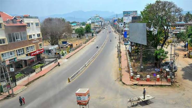 ರಾಜ್ಯದಲ್ಲಿ ಮುಂದುವರಿಯತ್ತಾ ಲಾಕ್ ಡೌನ್..? ತಜ್ಞರ ಸಮಿತಿ ಸರ್ಕಾರಕ್ಕೆ ಕೊಟ್ಟ ವರದಿಯಲ್ಲಿ ಏನಿದೆ..?