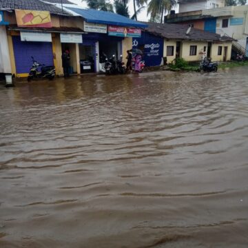 ಮಳೆ ಬಂದ್ರೆ ಸಾಕು ಕೆರೆಯಂತಾಗತ್ತೆ ಬಂಕಾಪುರ ರಸ್ತೆ: ಅಧಿಕಾರಿಗಳೇ ಶಾಶ್ವತ ಕ್ರಮ ಕೈಗೊಳ್ಳಲು ಇನ್ನೇಷ್ಟು ದಿನ ಬೇಕು..?