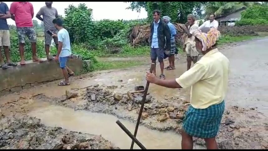 ವಡಗಟ್ಟಾ ಅಗಡಿ ರಸ್ತೆ ಬಂದ್; ಹುನಗುಂದ ರೈತರ ಗೋಳು ಕೇಳೋರ್ಯಾರು..?