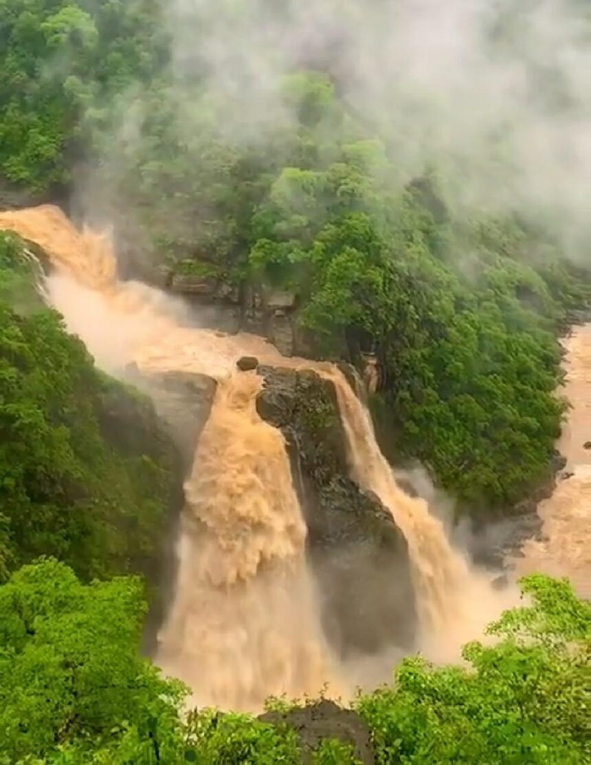 ಮಾಗೋಡು ಜಲಪಾತದ ದೃಶ್ಯ ವೈಭವ ಕಣ್ತುಂಬಿಕೊಳ್ಳಿ..! ಈಗಲೇ ಒಮ್ಮೆ ಭೇಟಿ ಕೊಡಿ..!!