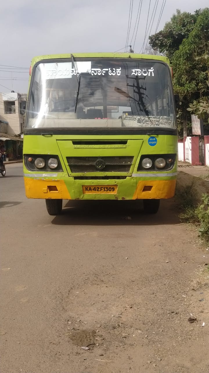 ಬಸಾಪುರದಲ್ಲಿ ಯುವಕರ ಪುಂಡಾಟ..? KSRTC ಚಾಲಕನಿಗೆ ಥಳಿಸಿದ್ರಾ ಹುಡುಗ್ರು..?