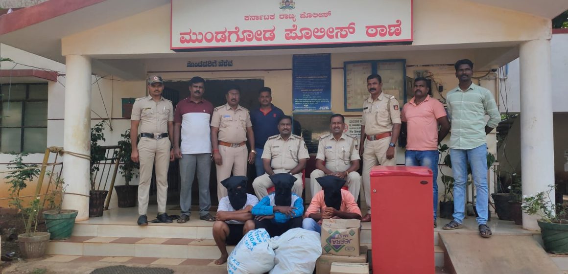 ಮುಂಡಗೋಡ ಪೊಲೀಸರ ಕಾರ್ಯಾಚರಣೆ: ಮಳಗಿಯಲ್ಲಿ ಕಳ್ಳತನ ಮಾಡಿದ್ದ ಮೂವರು ಆರೋಪಿಗಳು ಅಂದರ್..!