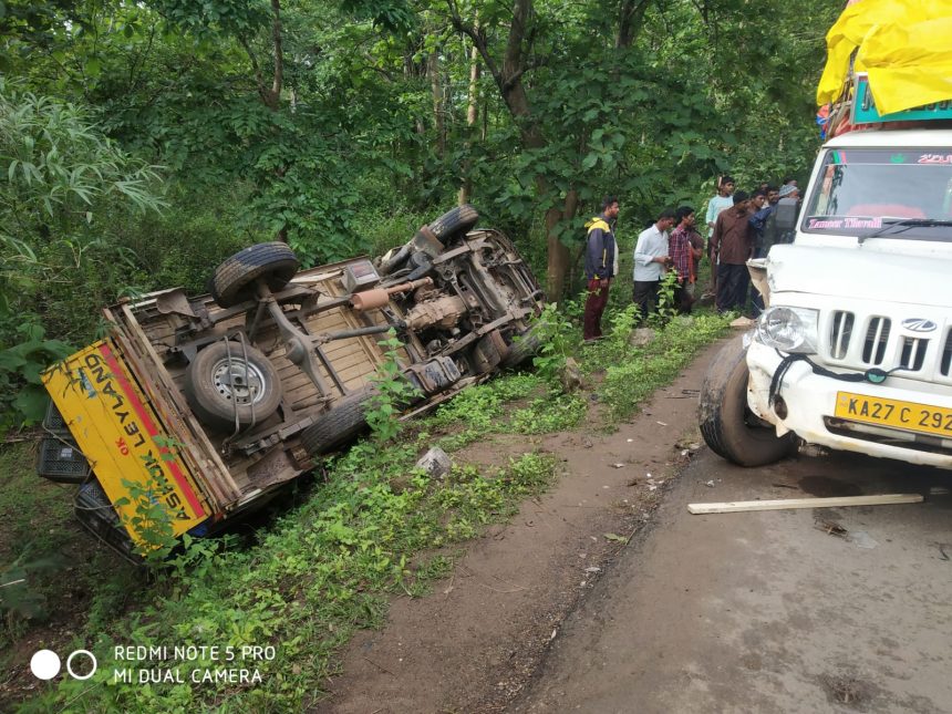 ಸಿಡ್ಲಗುಂಡಿ ಬಳಿ ಲಾರಿ, ಬೊಲೆರೊ ಮದ್ಯೆ ಮುಖಾಮುಕಿ ಡಿಕ್ಕಿ, ಅದೃಷ್ಟವಶಾತ್ ತಪ್ಪಿದ ಭಾರೀ ದುರಂತ..!