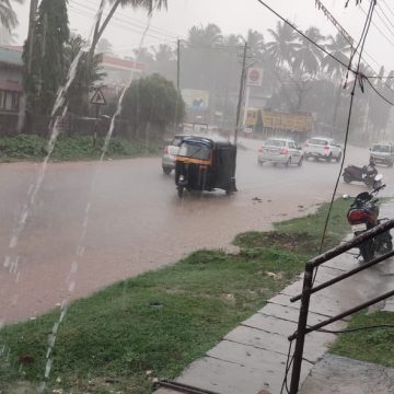 ಮುಂಡಗೋಡ ಪಟ್ಟಣದಲ್ಲಿ ಮಳೆ ಬಂದ್ರೆ ಬದುಕೇ ದುಸ್ತರವಾಗ್ತಿದೆ, ಘನತೆವೆತ್ತ “ಚೀಫ್” ಆಫೀಸರ್ರೇ ಎಲ್ಲಿದ್ದೀರಿ..?