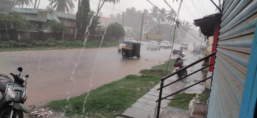 ಮುಂಡಗೋಡ ಪಟ್ಟಣದಲ್ಲಿ ಮಳೆ ಬಂದ್ರೆ ಬದುಕೇ ದುಸ್ತರವಾಗ್ತಿದೆ, ಘನತೆವೆತ್ತ “ಚೀಫ್” ಆಫೀಸರ್ರೇ ಎಲ್ಲಿದ್ದೀರಿ..?