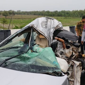 ಬಂಕಾಪುರ ಬಳಿ ಲಾರಿ, ಕಾರು ಮುಖಾಮುಕಿ ಡಿಕ್ಕಿ, ಮೆಡಿಕಲ್ ವಿದ್ಯಾರ್ಥಿ ಸ್ಥಳದಲ್ಲೇ ಸಾವು..!