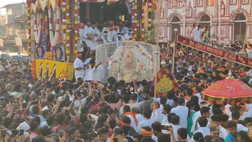 ಶಿರಸಿ ಮಾರಿಕಾಂಬಾ ದೇವಿ ಜಾತ್ರೆಗೆ ವಿದ್ಯುಕ್ತ ಚಾಲನೆ..! ಮೊದಲ ದಿನವೇ ಕಳ್ಳರ ಕೈಚಳಕಕ್ಕೆ ಭಕ್ತರು ಶಾಕ್..!!