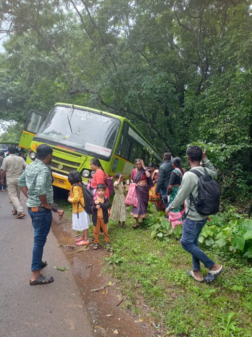 ಯಕ್ಕಂಬಿ ಬಳಿ ನಿಯಂತ್ರಣ ತಪ್ಪಿ ರಸ್ತೆ ಬದಿಗೆ ಇಳಿದ KSRTC ಬಸ್..!