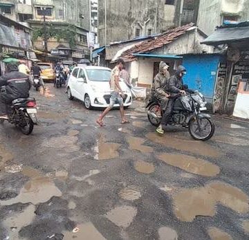 Road Problem News:ಕಳಪೆ ರಸ್ತೆಗಳಿಂದ ‘ಯಾತನೆʼ ; ಬಿಬಿಎಂಪಿಗೆ ಬೆಂಗಳೂರು ವ್ಯಕ್ತಿಯಿಂದ ನೋಟಿಸ್ : 50 ಲಕ್ಷ ರೂ. ಪರಿಹಾರಕ್ಕೆ ಆಗ್ರಹ..!