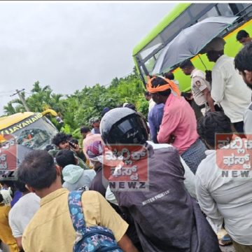 ಮುಂಡಗೋಡ-ಶಿರಸಿ ರಸ್ತೆಯ ನಂದಿಪುರ ಬಳಿ, KSRTC ಬಸ್, ಖಾಸಗಿ ಬಸ್ ನಡುವೆ ಮುಖಾಮುಕಿ ಡಿಕ್ಕಿ, ಕೆಲವ್ರಿಗೆ ಗಾಯ..!