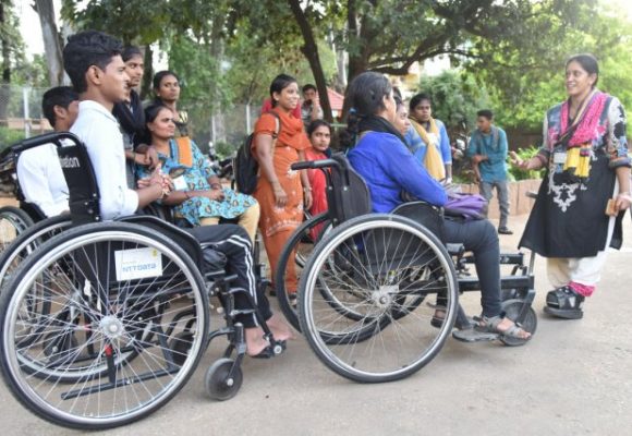 ವಿಕಲಚೇತನರಿಗೆ ಸಾಧನ ಸಲಕರಣೆ, ಪರಿಕರ ಮತ್ತು ತ್ರಿಚಕ್ರ ವಾಹನಗಳ ಜಿಲ್ಲಾ ಮಟ್ಟದ ವಿತರಣಾ ಕಾರ್ಯಕ್ರಮ