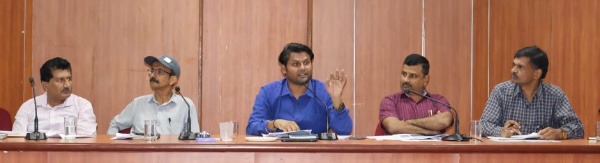 ಜಿಲ್ಲೆಯಲ್ಲಿ ಕುಡಿಯುವ ನೀರು ಕಾಮಗಾರಿಗಳನ್ನು ಶೀಘ್ರ ಮುಕ್ತಾಯಗೊಳಿಸಿ : ZP Ceo ಈಶ್ವರ ಕಾಂದೂ