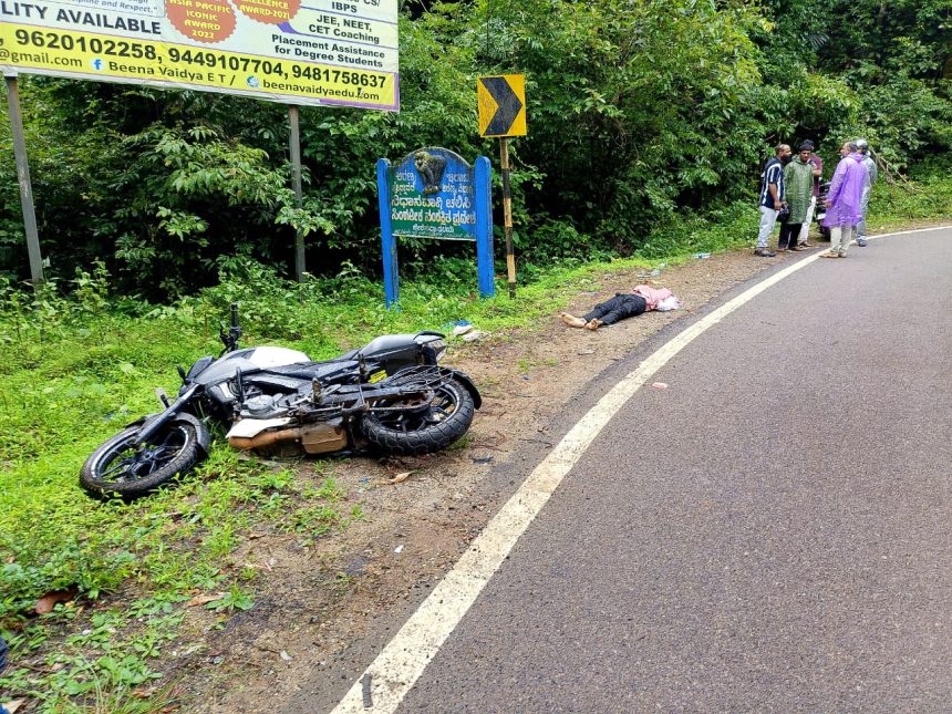 KSRTC ಬಸ್ ಹಾಗೂ ಬೈಕ್‌ ನಡುವೆ ಮುಖಾಮುಕಿ ಡಿಕ್ಕಿ, ಬೈಕ್ ಸವಾರ ಸಾವು, ಮತ್ತೋರ್ವನಿಗೆ ಗಾಯ..!