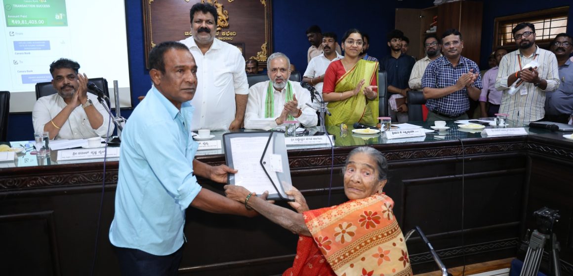 ಸೀ ಬರ್ಡ್ ಸಂತ್ರಸ್ಥರಿಗೆ 10.47 ಕೋಟಿ ಹೆಚ್ಚುವರಿ ಪರಿಹಾರ ವಿತರಿಸಿದ ಸಚಿವ ಮಂಕಾಳ ವೈದ್ಯ..!