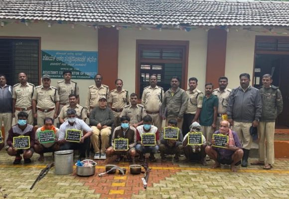 ಅರಣ್ಯಾಧಿಕಾರಿಗಳ ಭರ್ಜರಿ ಕಾರ್ಯಾಚರಣೆ, ಖಾನಾಪುರದಲ್ಲಿ ಕಡವೆ ಬೇಟೆಯಾಡಿದ್ದ 9ಜನರ ಬಂಧನ..!