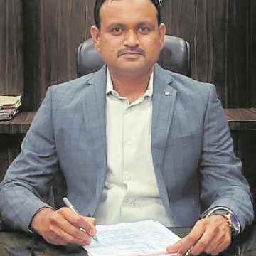 ಒಂದೂವರೆ ವರ್ಷದೊಳಗೆ ಹು – ಧಾ ಮಹಾನಗರ ‌ಪಾಲಿಕೆ ಆಯುಕ್ತರ ವರ್ಗಾವಣೆ: ಗುತ್ತಿಗೆದಾರರ ಸಂಘ ಆಕ್ರೋಶ..!