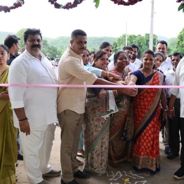 ಕಾರವಾರದಲ್ಲಿ ಗೋಶಾಲೆ ಉದ್ಘಾಟಿಸಿದ ಸಚಿವ, ಗೋವು ತಾಯಿ ಸಮಾನ ಅಂದ್ರು; ಸಚಿವ ಮಂಕಾಳ ವೈದ್ಯ