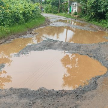 ಹುನಗುಂದದ ಈ ರಸ್ತೆ, ರಸ್ತೆಯೋ ಕೆರೆಯೋ..? PWD  ಅಧಿಕಾರಿಗಳೇ ದಯವಿಟ್ಟು ಗಮನಿಸಿ..!