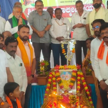 ಮುಂಡಗೋಡಿನಲ್ಲಿ ಅರ್ಥಪೂರ್ಣ “ವಾಲ್ಮೀಕಿ ಜಯಂತಿ”