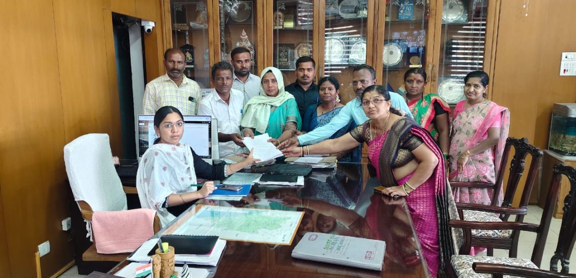 ಸಮರ್ಪಕ ಆರೋಗ್ಯ ಸೇವೆಗೆ ಆಗ್ರಹಿಸಿ ಮನವಿ, ಜನ ವೇದಿಕೆಯಿಂದ ಕಾರವಾರ ಡಿಸಿ ಹಾಗೂ ಡಿಹೆಚ್ಓ ಗೆ ಮನವಿ..! ಸಮರ್ಪಕ ಆರೋಗ್ಯ ಸೇವೆಗೆ ಆಗ್ರಹಿಸಿ ಮನವಿ, ಜನ ವೇದಿಕೆಯಿಂದ ಕಾರವಾರ ಡಿಸಿ ಹಾಗೂ ಡಿಹೆಚ್ಓ ಗೆ ಮನವಿ..!