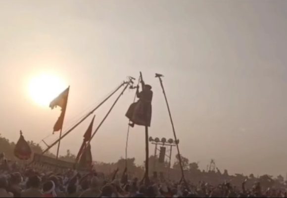 “ಸಂಪಾಯಿತಲೇ ಪರಾಕ್” ಶ್ರೀಕ್ಷೇತ್ರ ಮೈಲಾರ ಕಾರ್ಣಿಕ..! ಲಕ್ಷಾಂತರ ಭಕ್ತರ ಸಮ್ಮುಖದಲ್ಲಿ ಕಾರ್ಣಿಕ ನುಡಿದ ಗೊರವಯ್ಯ..!