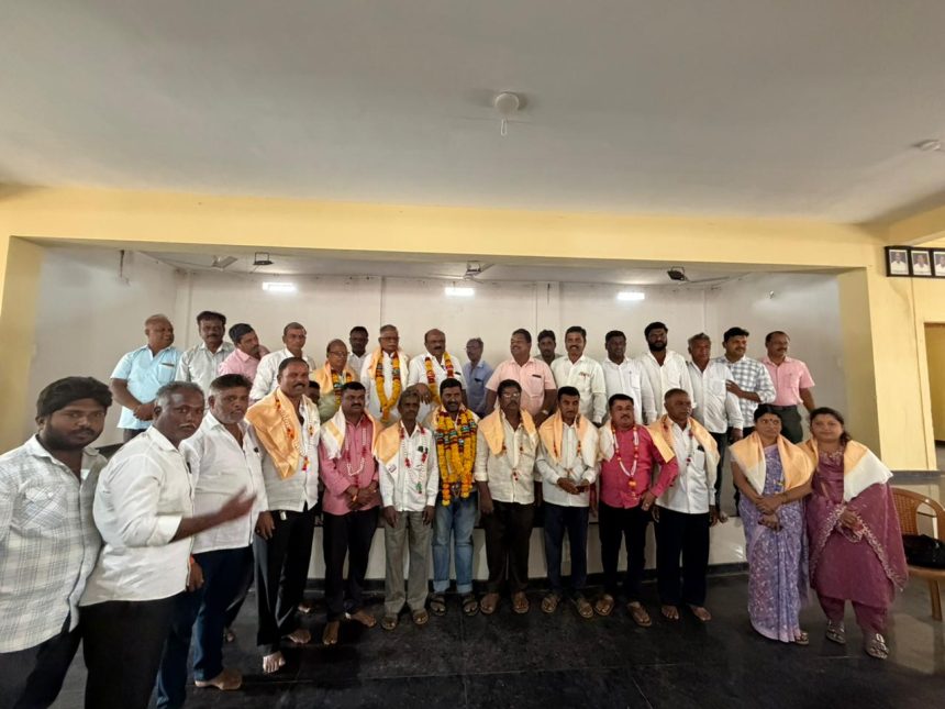 ಮುಂಡಗೋಡ ತಾಲೂಕಾ ಕ್ಷತ್ರೀಯ ಮರಾಠ ಮಂಡಳದ ನೂತನ ಅಧ್ಯಕ್ಷ, ಉಪಾಧ್ಯಕ್ಷರ ಆಯ್ಕೆ..! ಮುಂಡಗೋಡ ತಾಲೂಕಾ ಕ್ಷತ್ರೀಯ ಮರಾಠ ಮಂಡಳದ ನೂತನ ಅಧ್ಯಕ್ಷ, ಉಪಾಧ್ಯಕ್ಷರ ಆಯ್ಕೆ..!