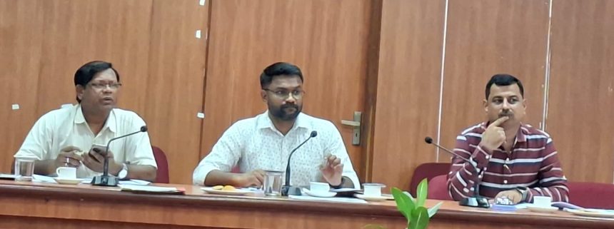 ಕುಡಿಯುವ ನೀರಿನ ಸಮಸ್ಯೆ ಕಂಡುಬಂದಲ್ಲಿ ತಕ್ಷಣ ಸ್ಪಂದಿಸಿ: ಅಧಿಕಾರಿಗಳಿಗೆ ಜಿಪಂ ಸಿಇಓ ಡಾ.ದಿಲೀಷ್ ಶಶಿ