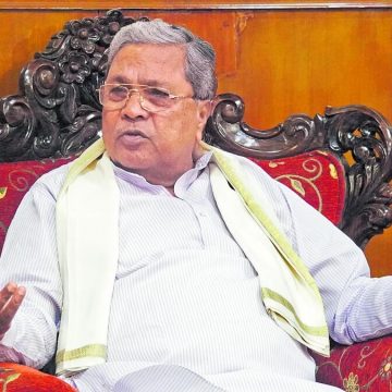 ಮುಖ್ಯಮಂತ್ರಿ ಸ್ಥಾನಕ್ಕೆ ಸಿದ್ದರಾಮಯ್ಯ ರಾಜೀನಾಮೆ..! ಮುಖ್ಯಮಂತ್ರಿ ಸ್ಥಾನಕ್ಕೆ ಸಿದ್ದರಾಮಯ್ಯ ರಾಜೀನಾಮೆ..!